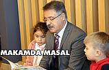 Başkan Deveci'den makam odasında masal kitabı