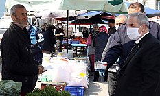 İlkadım Belediyesinden Pazar Denetimi ve Eldiven DAğıtımı
