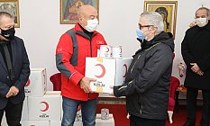 Türk Kızılay, Rum Ailelere Gıda Yardımı Yaptı