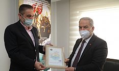 Başkan Demirtaş, Yılın İlk İşyeri Açma Ruhsatını Takdim Etti