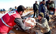 İdlib’deki selzedelere Türk Kızılay yardımı