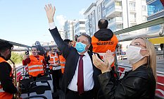 Manisa Büyükşehir Zabıta'dan Çocuklara 23 Nisan Hediyesi