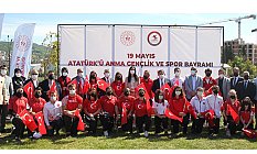 Karaaslan, Sporcularımız Türkiye'mizi ve Bayrağımızı gururla temsil ediyor