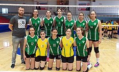Küçük Kızlar Grubunu Lider Tamamladı
