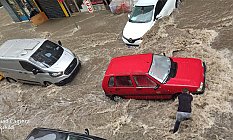 Samsun'da Sel Trafiği altüst etti