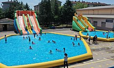 Burası Tatil Köyü Değil Okul Bahçesi