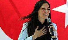 Çiğdem Karaaslan, 0 Ağustos Zafer Bayramını kutladı