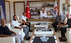 Yahya Bozkurt’tan Başkan Özdemir’e Plaket