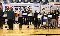 Eskrim Sporcularından 5 Madalya