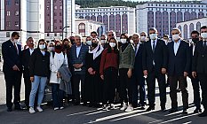 Binali Yıldırım Sivas'ta öğrencilerle buluştu