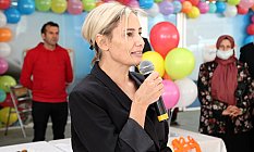 Yeşim Şimşek Gölbaşı Bebeklerine Mama Hediye Etti