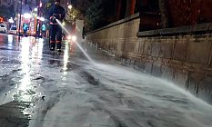 Manisa'da Caddelere Covid-19 Temizliği