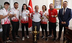 Kick Bokscuları 14 Madalya İle Döndü
