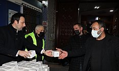 İLKADIM BELEDİYESİ 6 BİN KANDİL SİMİDİ DAĞITTI