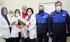 Başkan Deveci’den sağlık Çalışanlarına Çiçek