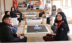 Havza Belediye Başkanı Özdemir’e başarılı öğrencilerden teşekkür ziyareti