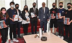 Başkan Ergün, Bahçeşehir Koleji Robotik Takımı Öğrencilerini Konuk Etti
