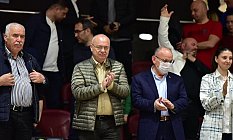 Dev Adamlar Derbiyi Farklı Kazandı