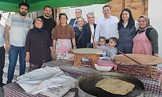 DEVA Partisi Alaçam'da Pide Dağıttı