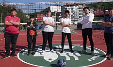 YALIKÖY BASKETBOL VOLEYBOL SAHASININ YAPIMI TAMAMLANDI