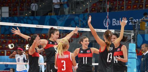 Kadin Voleybol Milli Takimi italya'yı 3-0 maglup etti